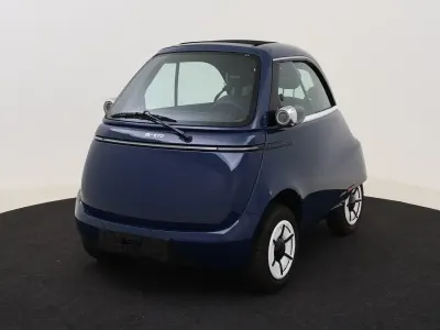 Gebraucht Micro Microlino 13 kW (18 PS) 2024 Atlantis blue Kleinwagen