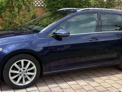 Gebraucht VW Golf VII Highline 125 PS (91 kW) 2018 Blau Kombi