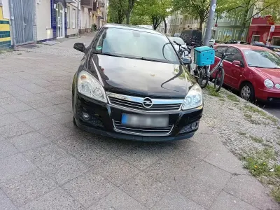 Używany Opel Astra 2007 Czarny Hatchback