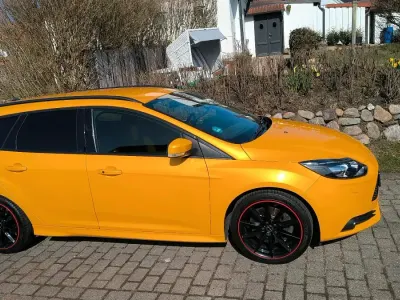 Gebraucht Ford Focus ST 250 PS (183 kW) 2014 Gelb Kombi