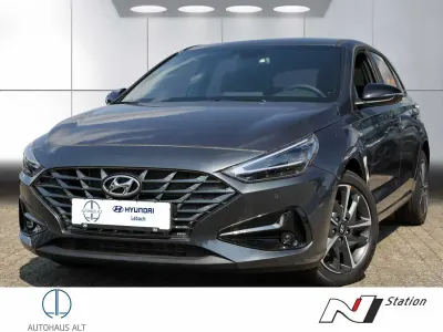Używany Hyundai i30 Advantage 160 KM (117 kW) 2024 Niebieski Sedan/Limuzyna