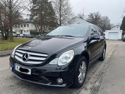 Schwarz Gebraucht 2007 Mercedes R350 AMG Van / Kleinbus | 9.100 € (Teuer)