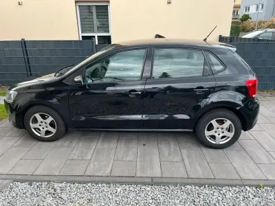 Gebraucht VW Polo 60 PS (44 kW) 2011 Schwarz Kleinwagen