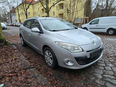 Grau Gebraucht 2012 Renault Mégane GrandTour Kombi | 2.999 € (Fairer Preis)