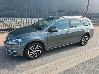 Gebraucht VW Golf VII Edition 116 PS (85 kW) 2018 Grau Kombi