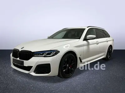 Gebraucht BMW 530 M Sport 286 PS (210 kW) 2023 Weiß Kombi