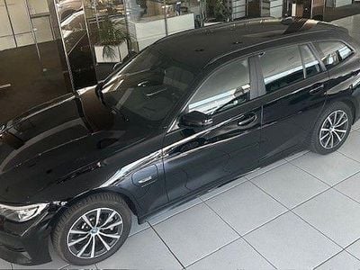 BMW 330e