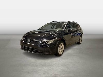 Gebraucht VW Golf VIII Life 150 PS (110 kW) 2022 Deep black perleffekt Kombi