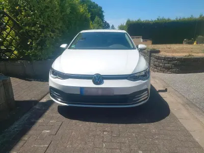 Gebraucht VW Golf VIII Style 190 PS (139 kW) 2022 Weiß Limousine