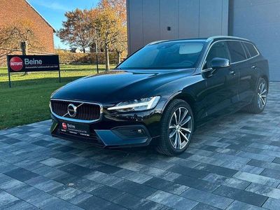 Gebraucht Volvo V60 Momentum 150 PS (110 kW) 2021 Schwarz Kombi