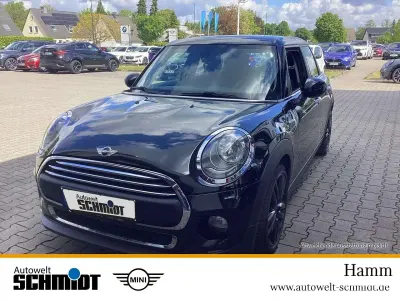Gebraucht Mini ONE 102 PS (75 kW) 2016 Midnight black metallic Kleinwagen
