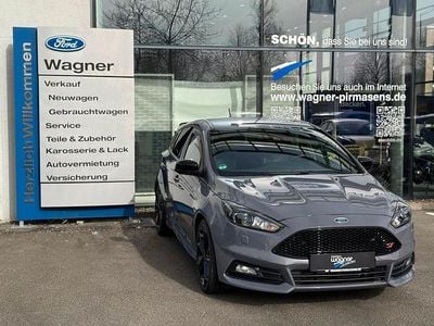 Używany Ford Focus ST 250 KM (183 kW) 2018 Szary Sedan/Limuzyna