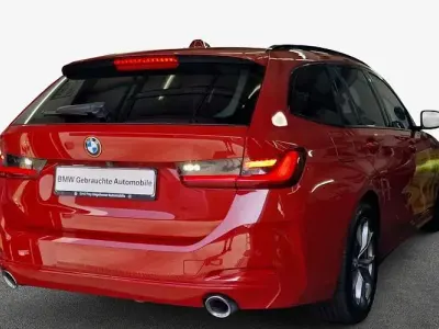 Gebraucht BMW 320 Sport Line 190 PS (139 kW) 2024 Rot Kombi