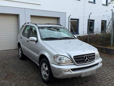 Second-hand Mercedes ML270 163 CP (119 kW) 2003 Argintiu SUV