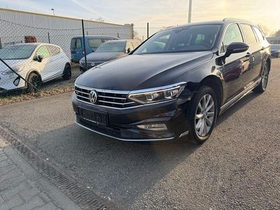 Schwarz Gebraucht 2020 VW Passat Elegance Kombi | 16.900 € (Teuer)