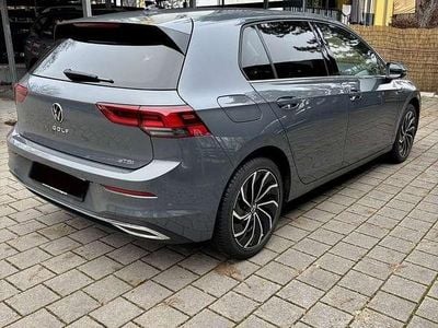 Gebraucht VW Golf VIII Style 150 PS (110 kW) 2022 Grau Kleinwagen