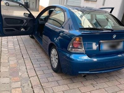 Gebraucht BMW 316 Basis 115 PS (84 kW) 2001 Blau Coupé