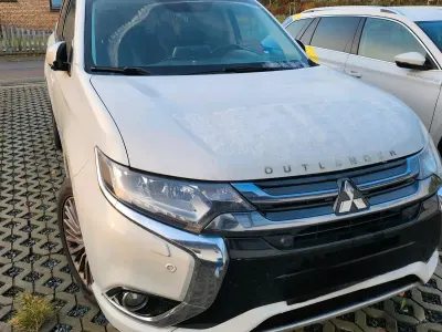 Gebraucht Mitsubishi Outlander P-HEV 2016 Weiß SUV