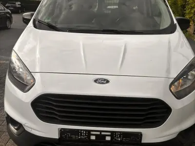 Gebraucht Ford Courier 75 PS (55 kW) 2019 Weiß Van / Kleinbus