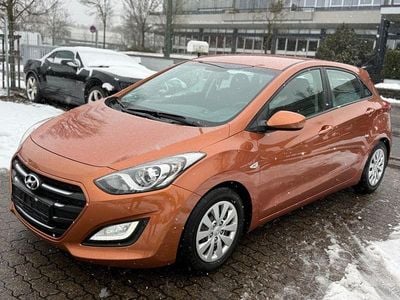 Orange Gebraucht 2015 Hyundai i30 Limousine | 7.399 € (Guter Preis)