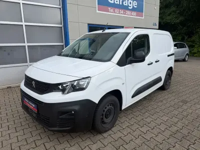 Gebraucht Peugeot Partner Premium 102 PS (75 kW) 2020 Weiß Van / Kleinbus