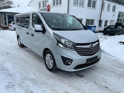 Silber Gebraucht 2015 Opel Vivaro Van / Kleinbus | 17.990 € (Etwas zu teuer)