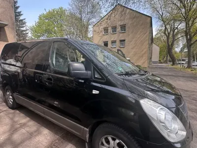 Gebraucht Hyundai H-1 175 PS (128 kW) 2011 Schwarz Van / Kleinbus