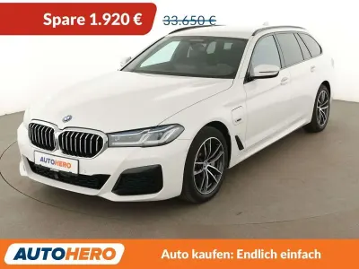 Gebraucht BMW 530e M Sport 292 PS (214 kW) 2022 Alpinweiss iii Kombi