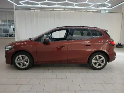 Gebraucht BMW 218 Active Tourer Performance 136 PS (100 kW) 2025 Rot Van / Kleinbus