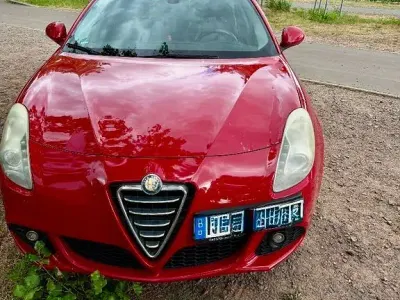 Gebraucht Alfa Romeo Giulietta Turismo 170 PS (125 kW) 2011 Rot Kleinwagen