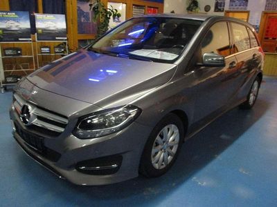 Gebraucht Mercedes B180 Edition 122 PS (89 kW) 2015 Grau Van / Kleinbus