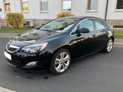 Gebraucht Opel Astra Sport 140 PS (102 kW) 2010 Schwarz Limousine