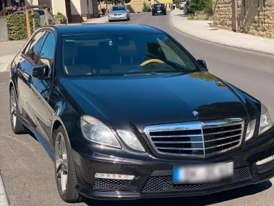 Gebraucht Mercedes E63 AMG 525 PS (386 kW) 2011 Schwarz Limousine