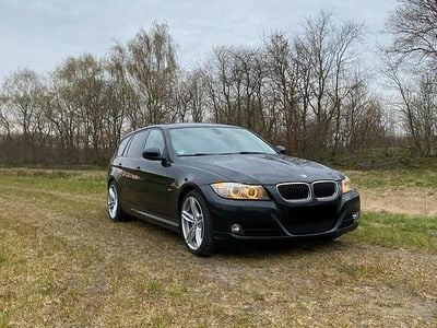 Gebraucht BMW 320 184 PS (135 kW) 2010 Schwarz Kombi