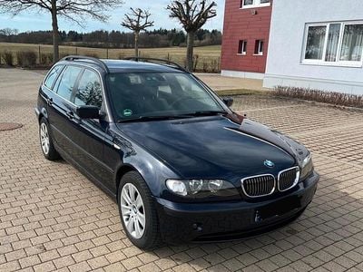 Gebraucht BMW 320 150 PS (110 kW) 2005 Blau Kombi