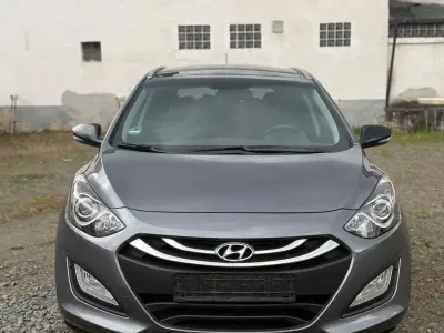 Gebraucht Hyundai i30 Edition 135 PS (99 kW) 2014 Grau Kombi