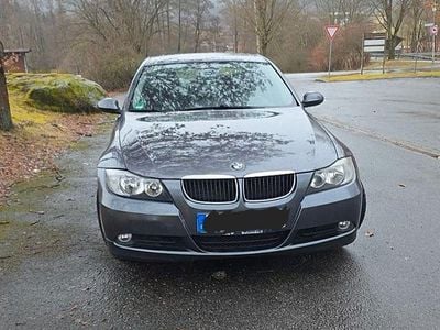 Gebraucht BMW 320 150 PS (110 kW) 2005 Grau Limousine