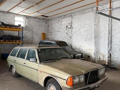 Gebraucht Mercedes 300 88 PS (64 kW) 1983 Grün Kombi