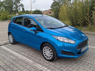 Gebraucht Ford Fiesta Trend 80 PS (58 kW) 2015 Blau Kleinwagen