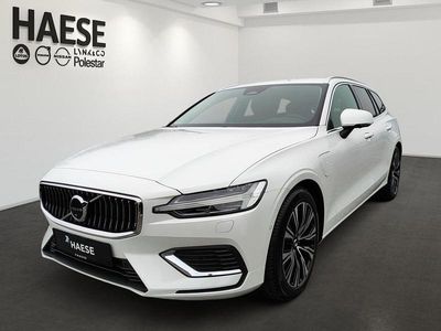 Gebraucht Volvo V60 Plus 398 PS (292 kW) 2025 Crystal white pearl / metallic Kombi