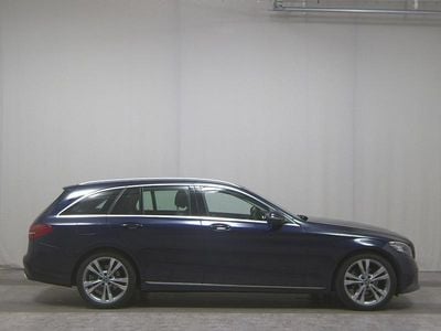 Usata Mercedes C220 Avantgarde 194 CV (142 kW) 2020 Blu Berlina
