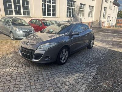 Gebraucht Renault Mégane Coupé Dynamique 106 PS (77 kW) 2010 Grau cassiopee Coupé