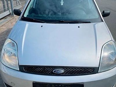 Silber Gebraucht 2005 Ford Fiesta Kleinwagen | 1.500 € (Fairer Preis)