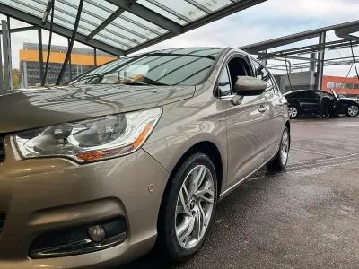 Używany Citroën C4 Exclusive 156 KM (114 kW) 2013 Beżowy Hatchback