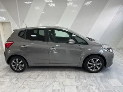 Gebraucht Hyundai i20 125 PS (91 kW) 2019 Grau Kleinwagen