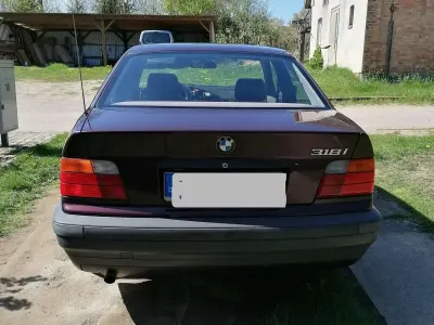 Brugt BMW 318 113 HK (83 kW) 1993 Rød Sedan