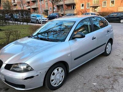 Usata Seat Ibiza 64 CV (47 kW) 2003 Argento Utilitaria
