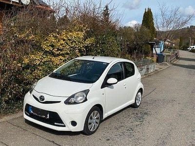 Gebraucht Toyota Aygo Cool 68 PS (50 kW) 2014 Weiß Kleinwagen
