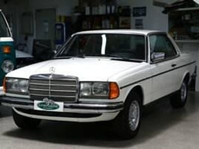 Usata Mercedes 230 136 CV (100 kW) 1984 Bianco Coupé