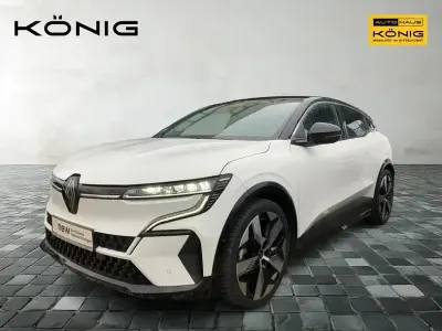Używany Renault Megane E-Tech 2023 Biały Sedan/Limuzyna